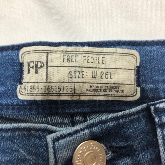 NWT Free People Distressed Jeans - Picture 4 of 4